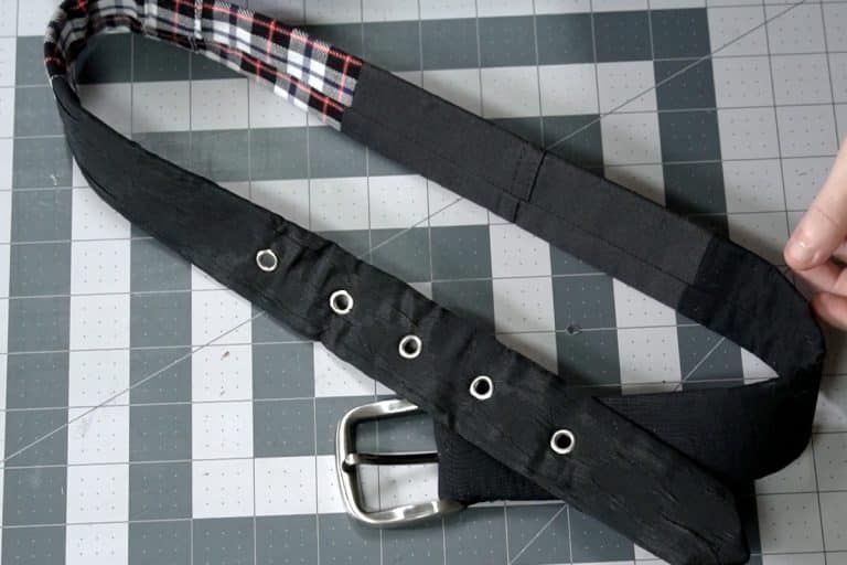 eyelet belt